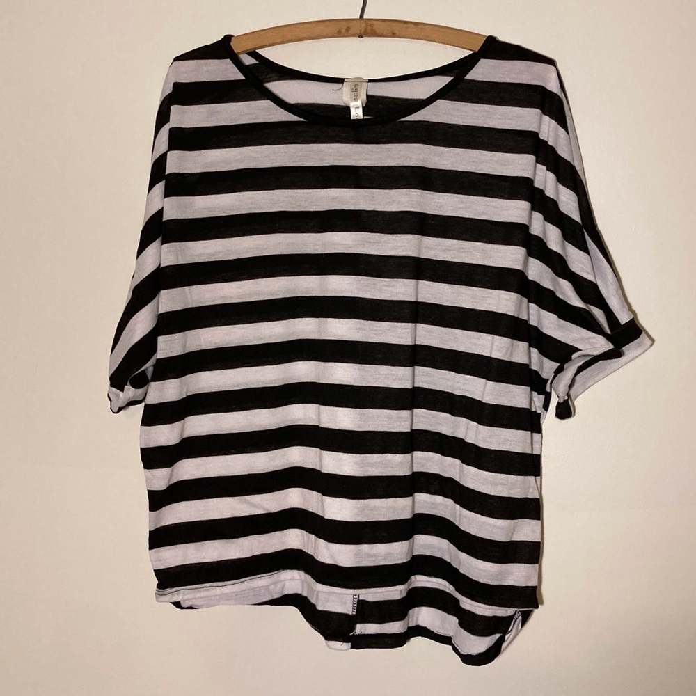 Lyss Loo Short Sleeved Striped Top | Size L‎ | Parisian | Dolman Sleeves
